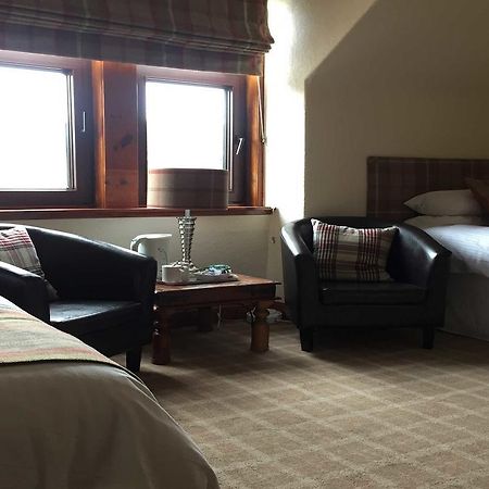 Garfield Guesthouse Дингуол Екстериор снимка