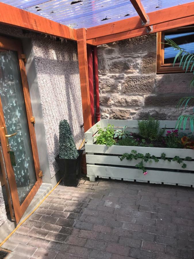 Garfield Guesthouse Дингуол Екстериор снимка