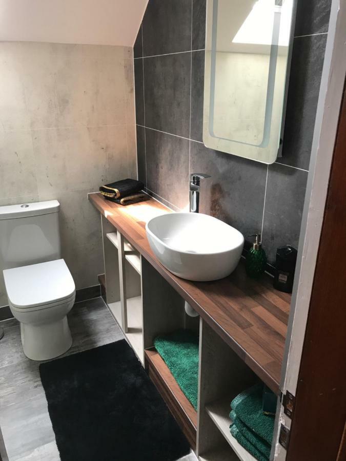 Garfield Guesthouse Дингуол Екстериор снимка