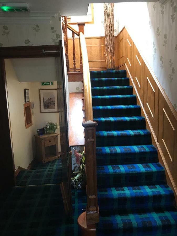 Garfield Guesthouse Дингуол Екстериор снимка