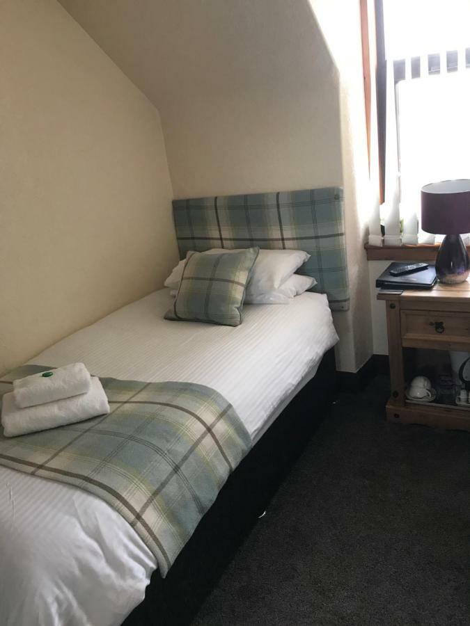 Garfield Guesthouse Дингуол Екстериор снимка