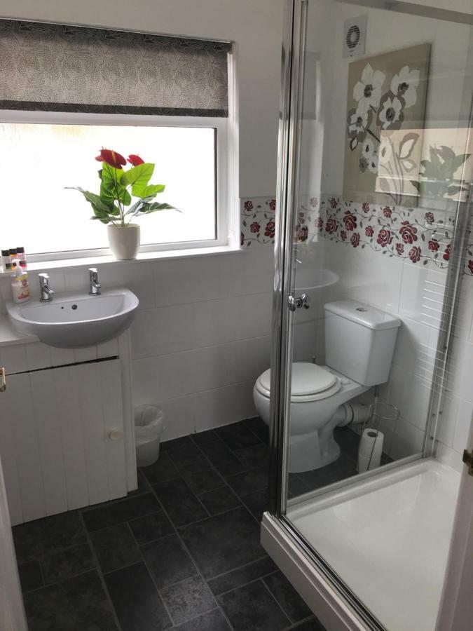 Garfield Guesthouse Дингуол Екстериор снимка
